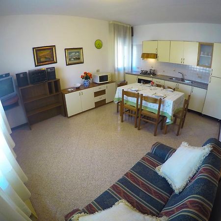 Caorle Economy Apartments Стая снимка
