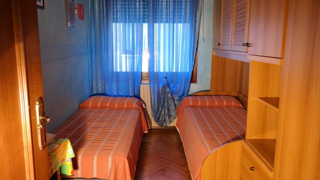 Caorle Economy Apartments Стая снимка
